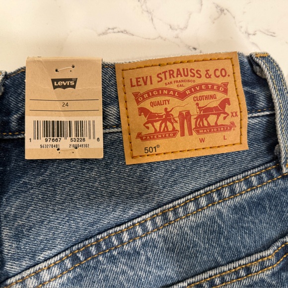 Levi's 501® Original Fit High-Rise Women's Jean Shorts - Picture 9 of 12